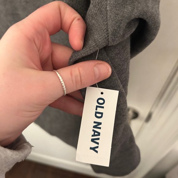 Old Navy Long Sleeve Women's Grey Crewneck Sweater - Picture 4 of 9